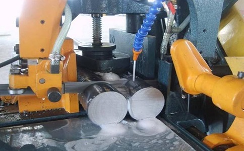 铁山港卧式带锯床的送料方式有哪几种？